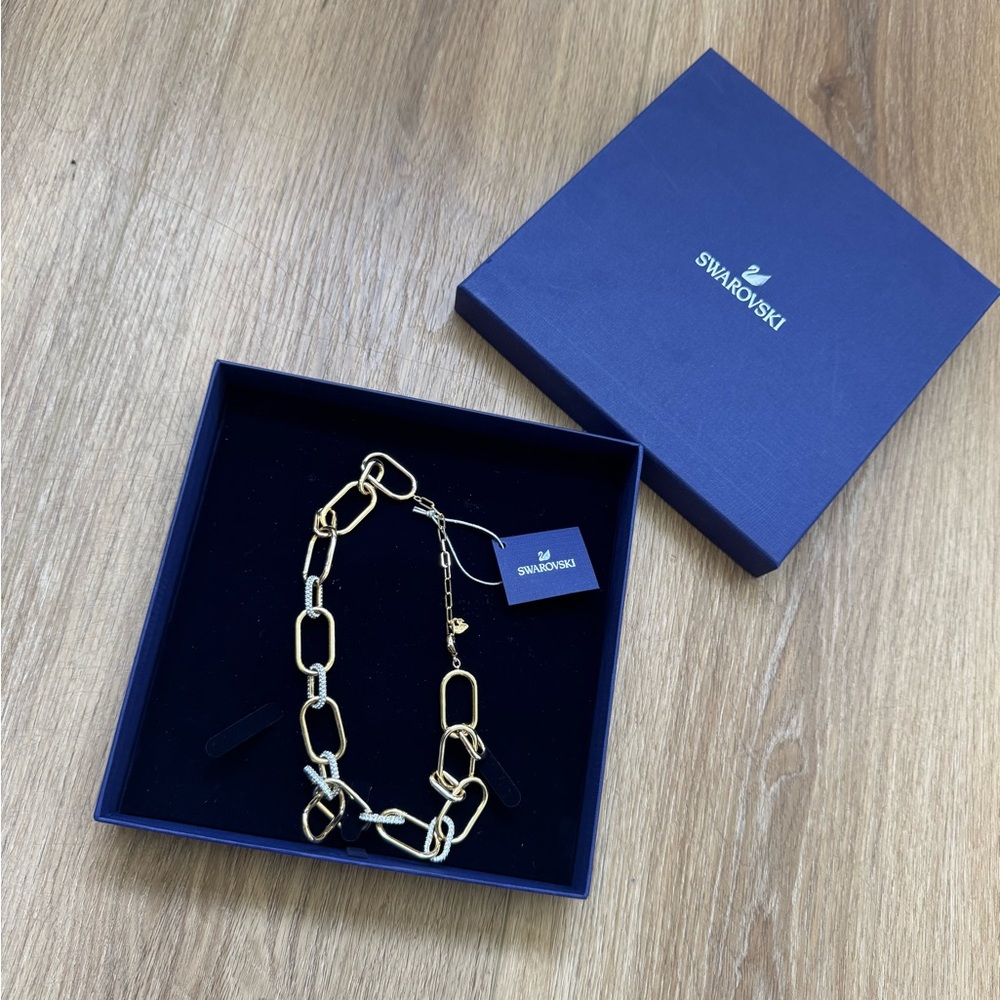 NWT❤️Swarovski Gold Oval Link Necklace